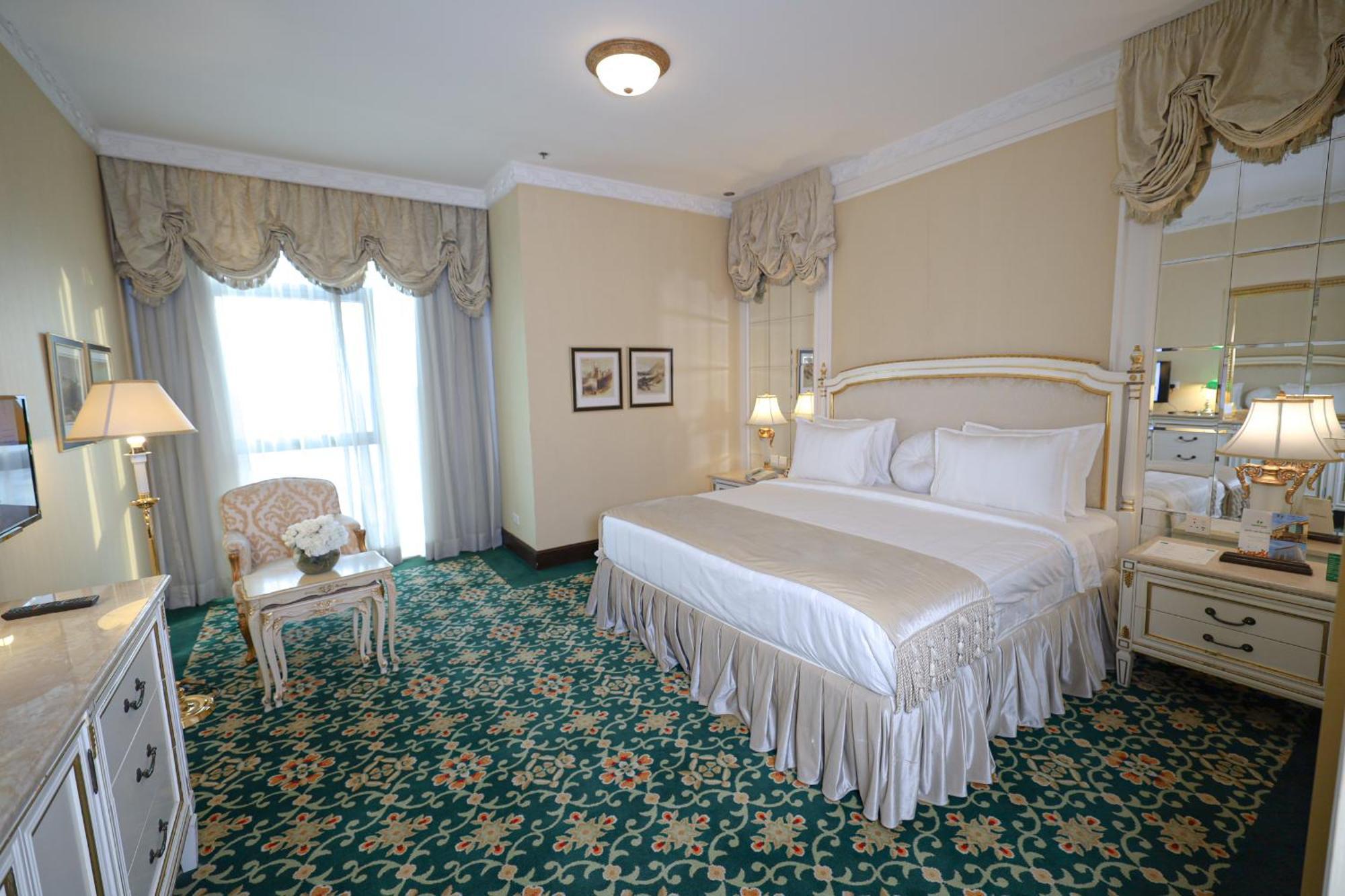 Habitat All Suites, Эль-Хубар Экстерьер фото A bedroom at the hotel