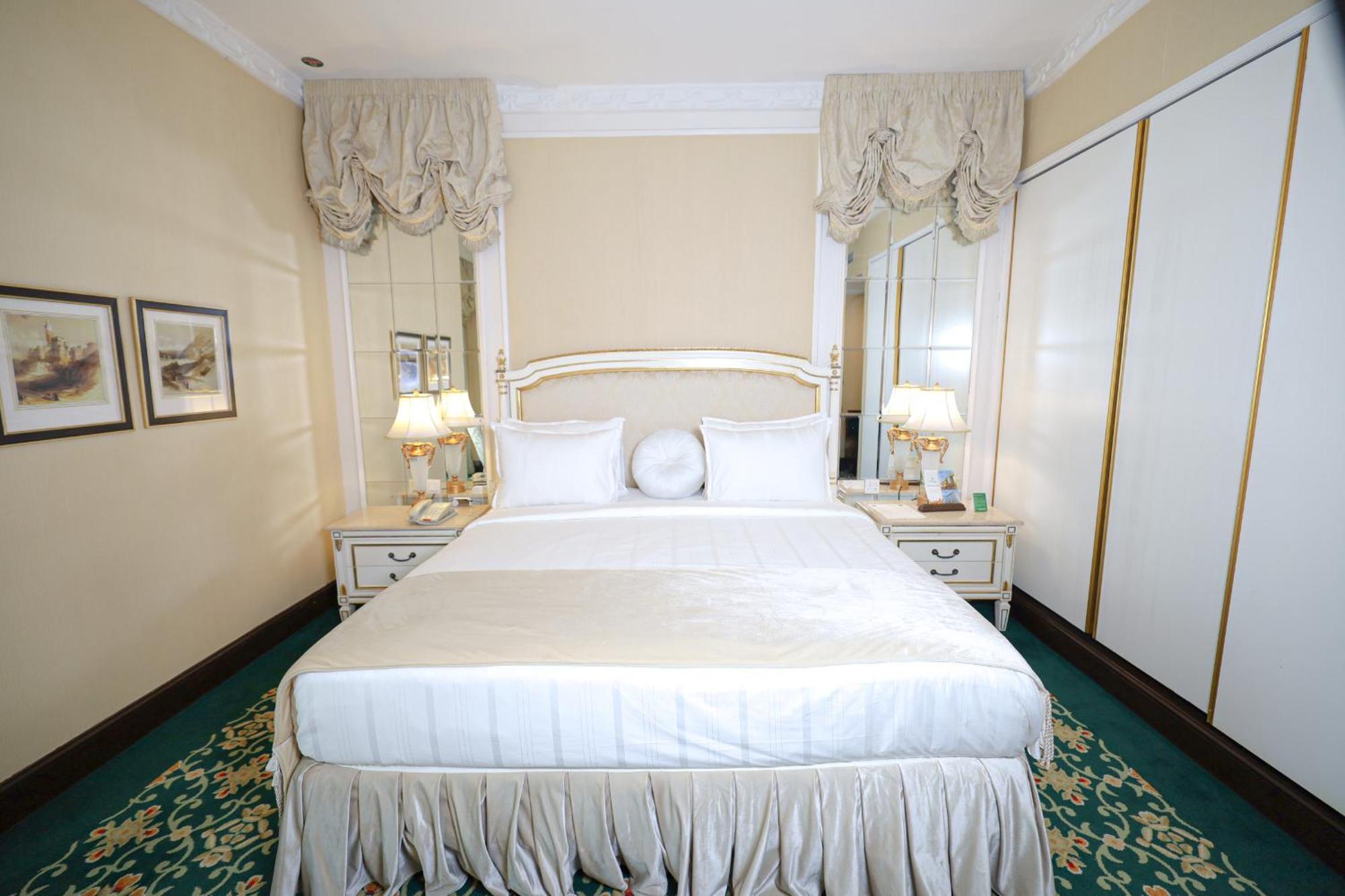 Habitat All Suites, Эль-Хубар Экстерьер фото A bedroom at the hotel