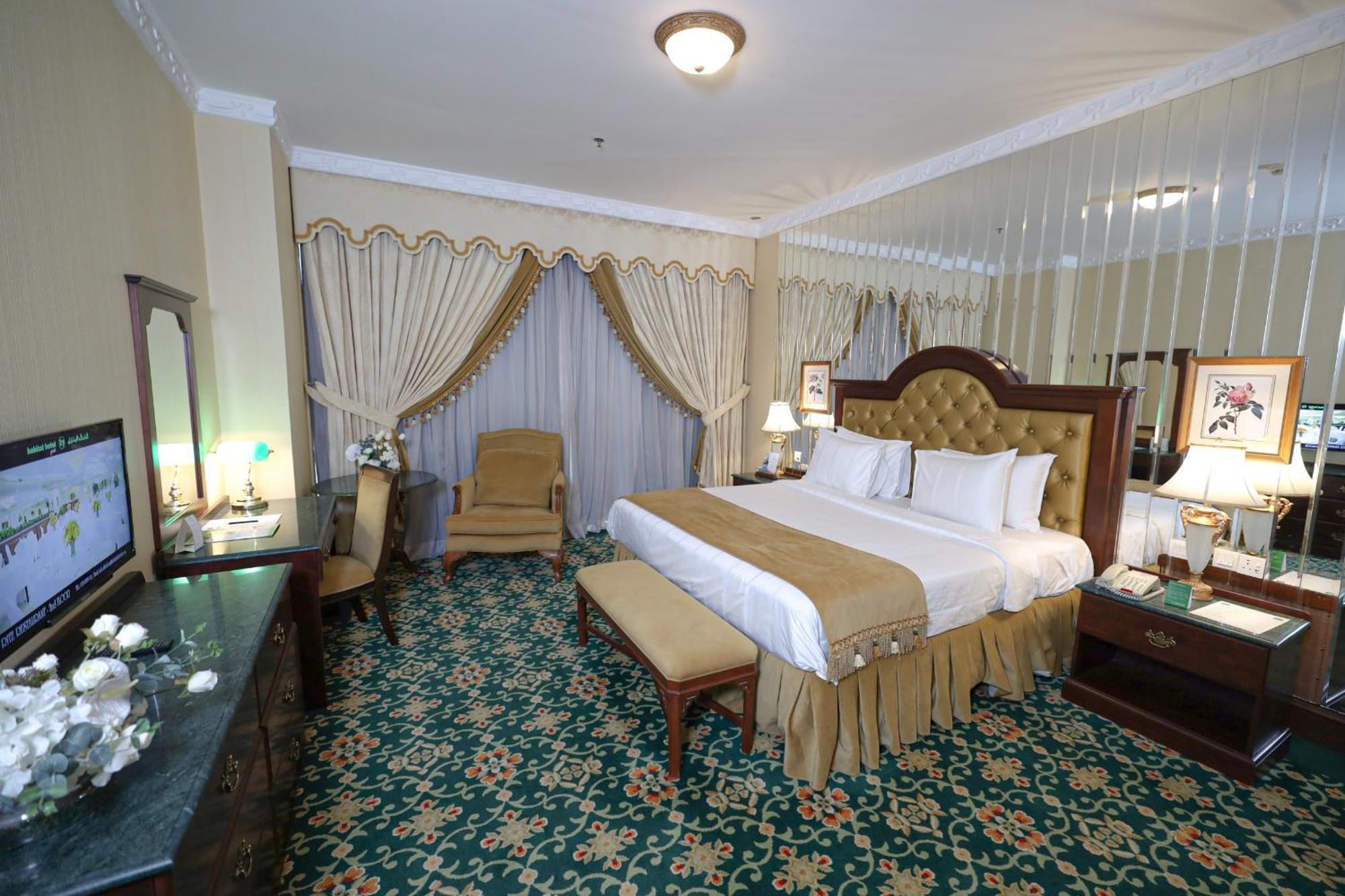 Habitat All Suites, Эль-Хубар Экстерьер фото A bedroom at the hotel