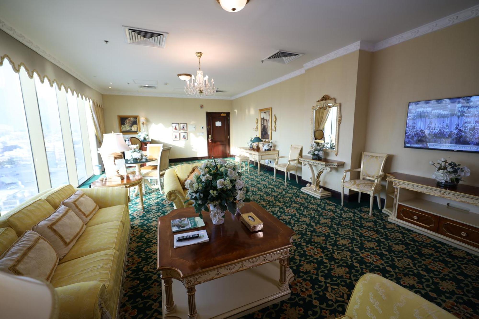 Habitat All Suites, Эль-Хубар Экстерьер фото The Green Room