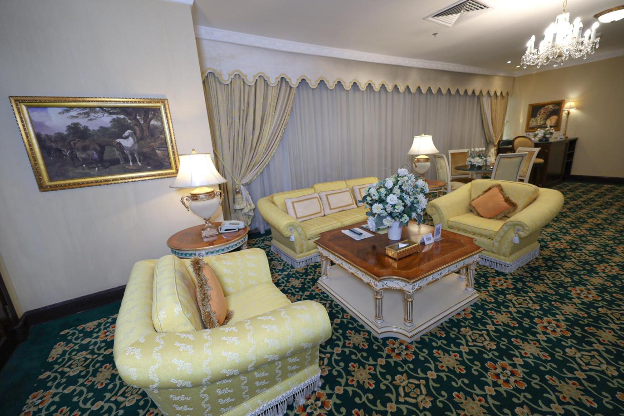 Habitat All Suites, Эль-Хубар Экстерьер фото Presidential Suite