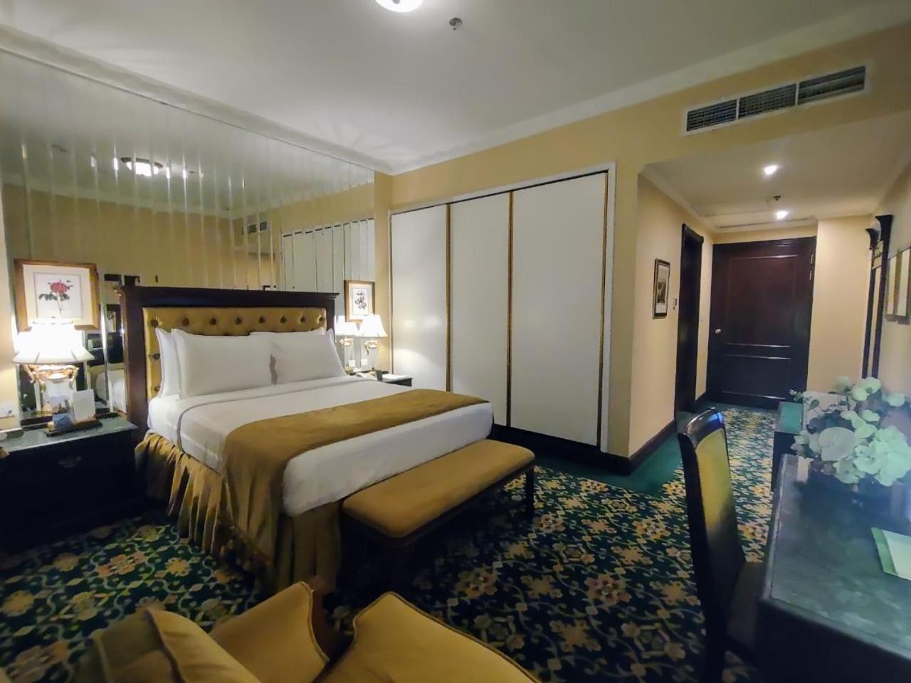 Habitat All Suites, Эль-Хубар Экстерьер фото A room at the hotel